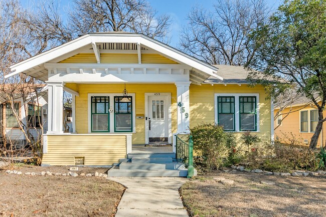 Primary Photo - CHARMING TOBIN HILL COTTAGE