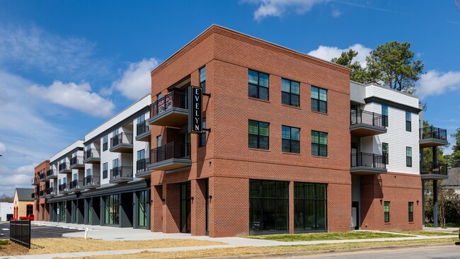 Building Photo - FFH Short Term Rental