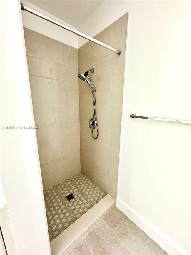 Building Photo - 4402 SW 160th Ave