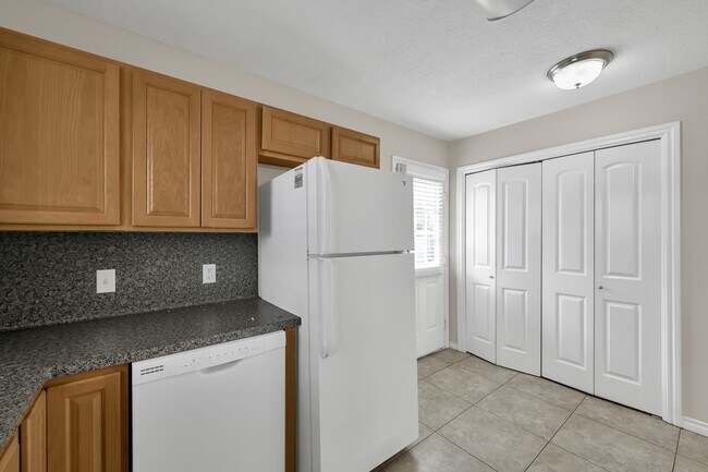 Building Photo - 170 S Bend Ct