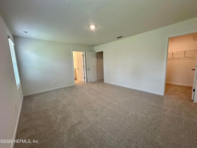 Building Photo - 166 Yellowstone Dr