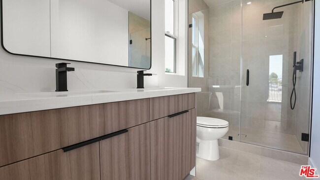 Building Photo - 10842 Peach Grove St