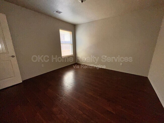 Building Photo - 13201 SW 2nd Terrace