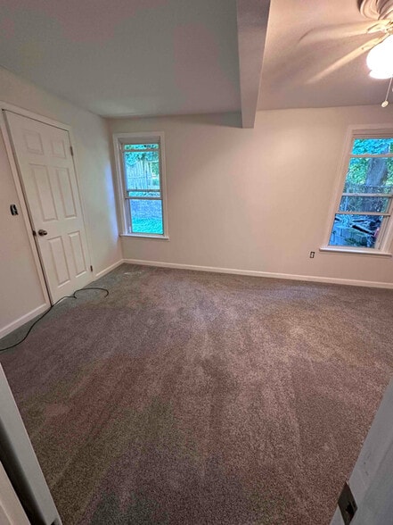 Building Photo - 712 Glen Rd