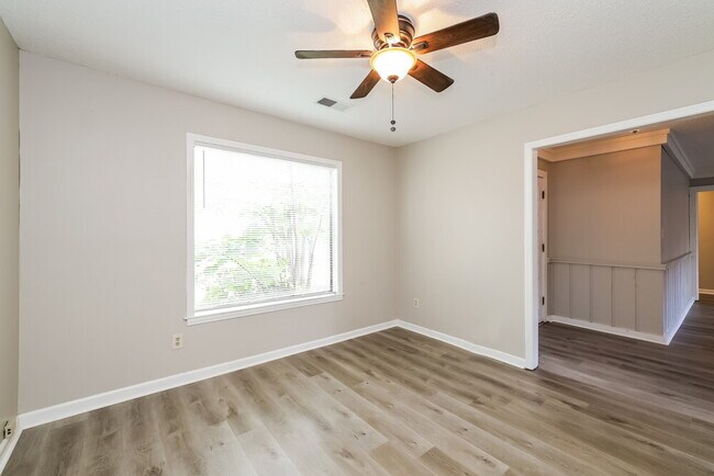 Building Photo - 8280 Shallow Rock Cove