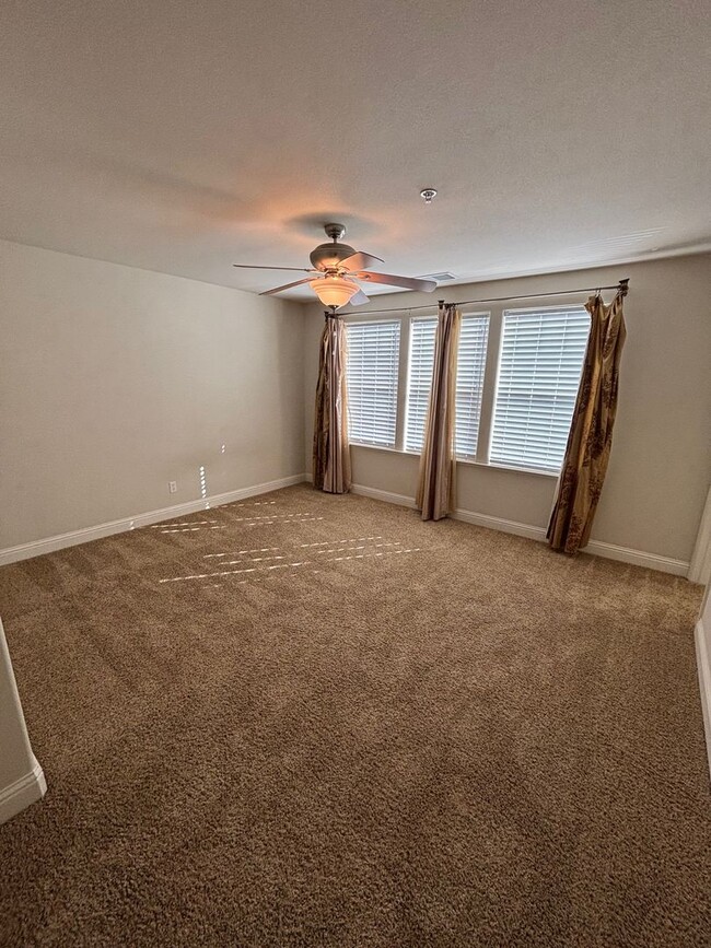 Building Photo - MOVE IN SPECIAL: $1,000.00 OFF THE FIRST M...