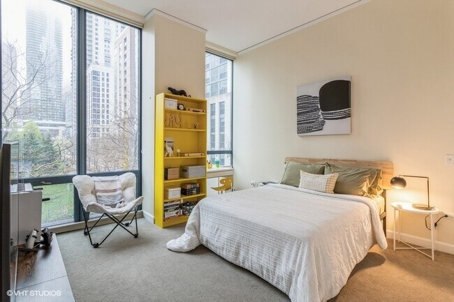 Building Photo - 201 N Westshore Dr