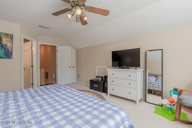 Building Photo - 8543 Glenbury Ct N