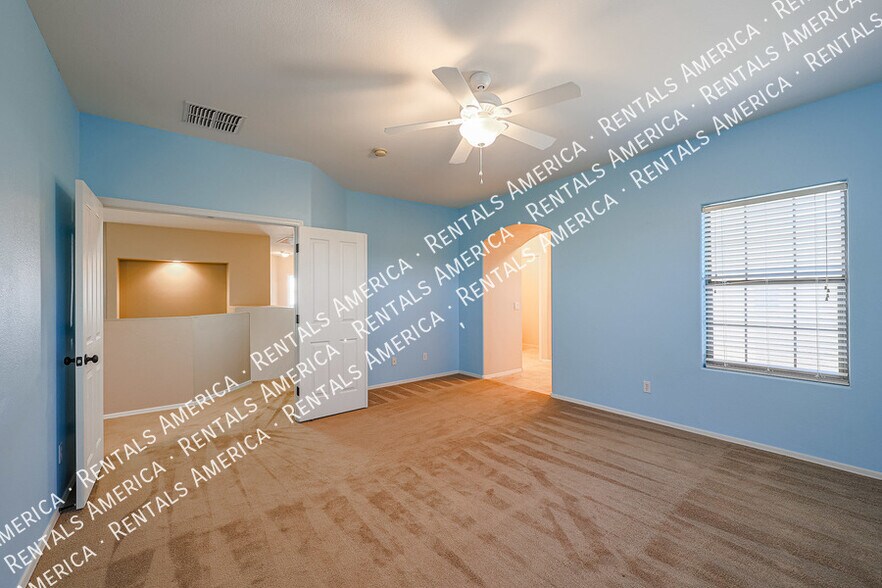 Building Photo - 16021 W Custer Ln