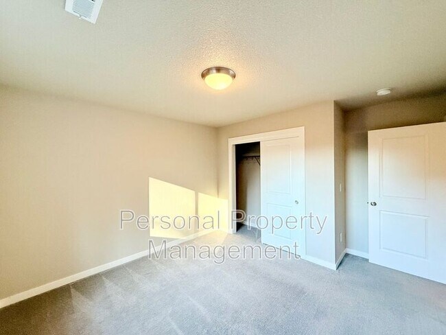 Building Photo - 15601 NE 107th St