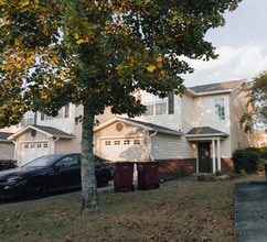 Building Photo - 750 Majestic Dr