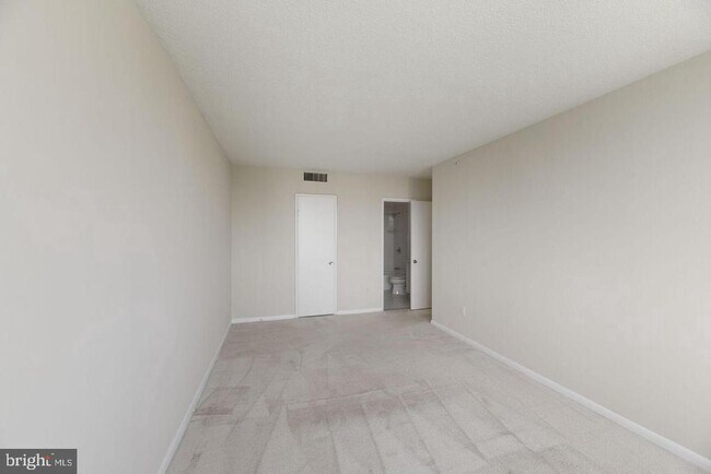 Building Photo - 6301 Stevenson Ave