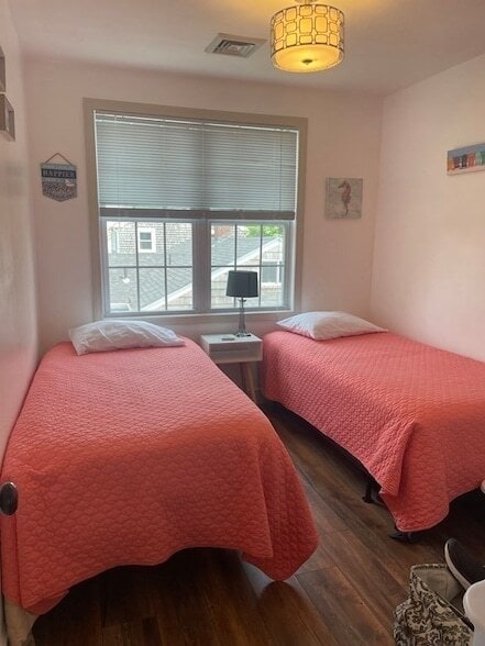 Building Photo - 128 Colonial Rd