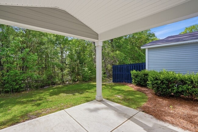 Building Photo - 17 Crown Ct