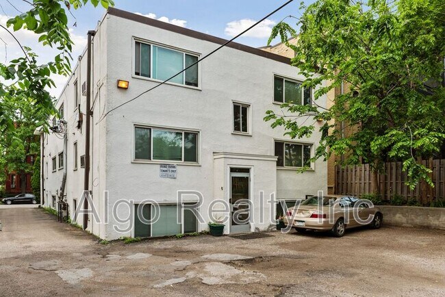 Building Photo - 729 E 16th St