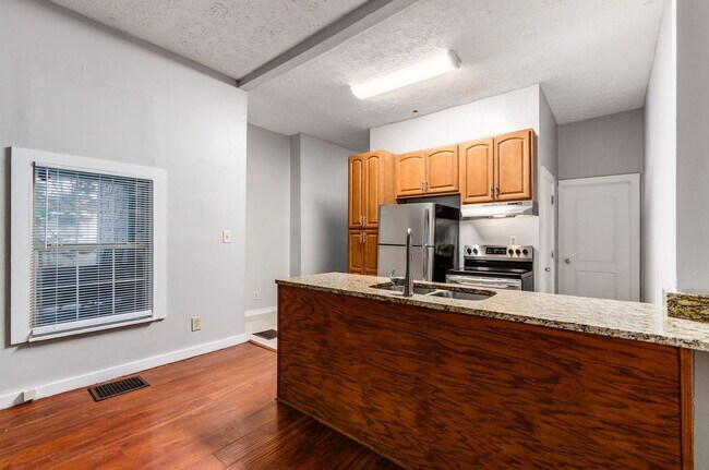 Building Photo - 1518 Worthington St