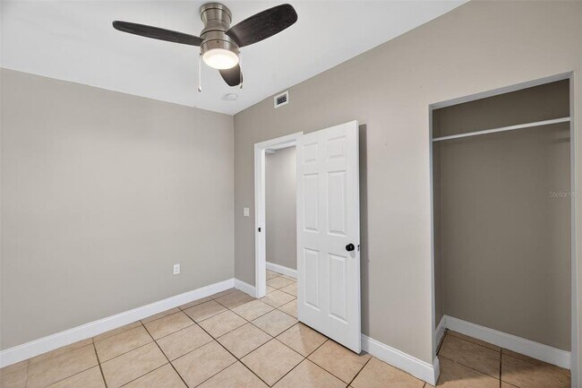 Building Photo - 2245 17th Ave S