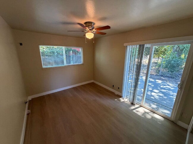 Building Photo - "Charming 4-Bedroom Home with 2 Baths in Pittsburg – Spacious 1459 Sq Ft Gem!"