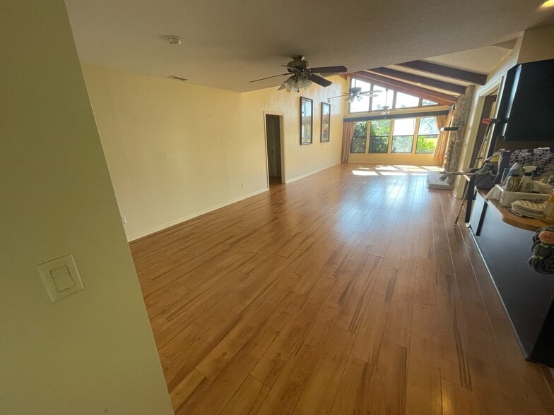 Great toom - 1074 Club House Blvd