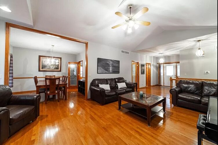 Building Photo - 4405 Fall River Dr