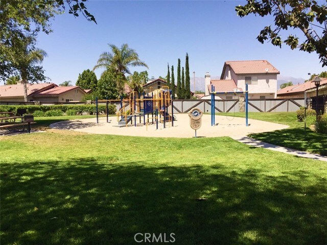 Building Photo - 3640 Oak Creek Dr
