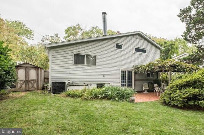 Building Photo - Affordable and Convenient - Redline Metro ...