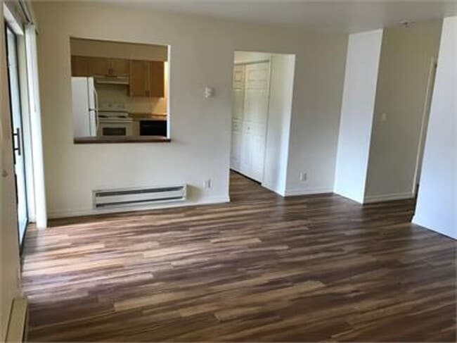 Building Photo - 1208 Avenida Del Sol