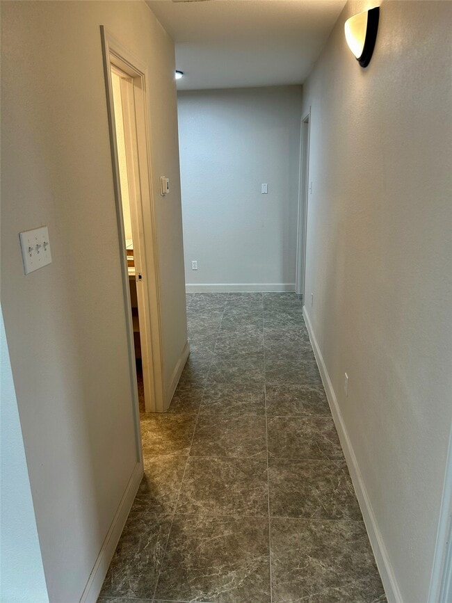 Building Photo - 8510 Vogue Ln