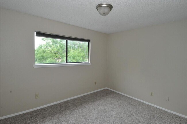 Building Photo - 12304 Abney Dr