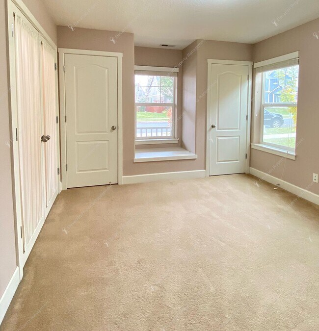 Building Photo - Single-level 3 BR-2BA Home in SE Bend