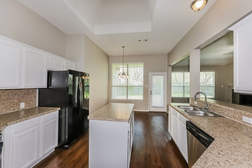 Building Photo - 1224 Parkwood Trail