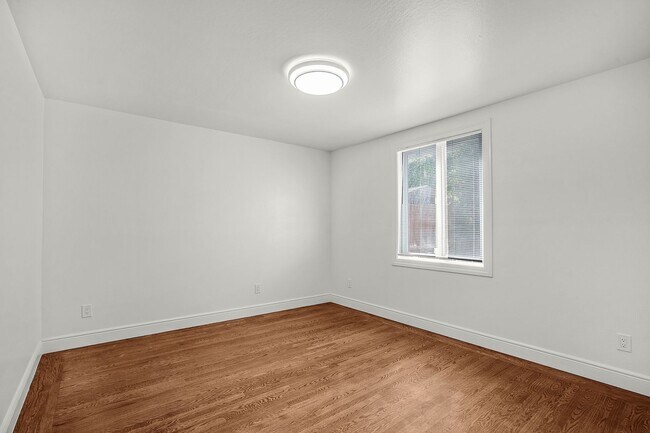 Building Photo - 3/1 Available Now Daly City