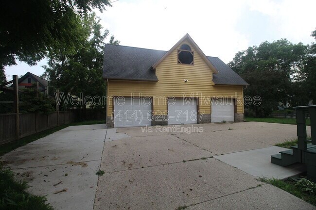 Building Photo - 2052 N 1st St
