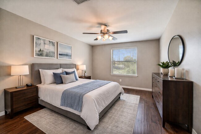 Building Photo - 1303 Dorothy St