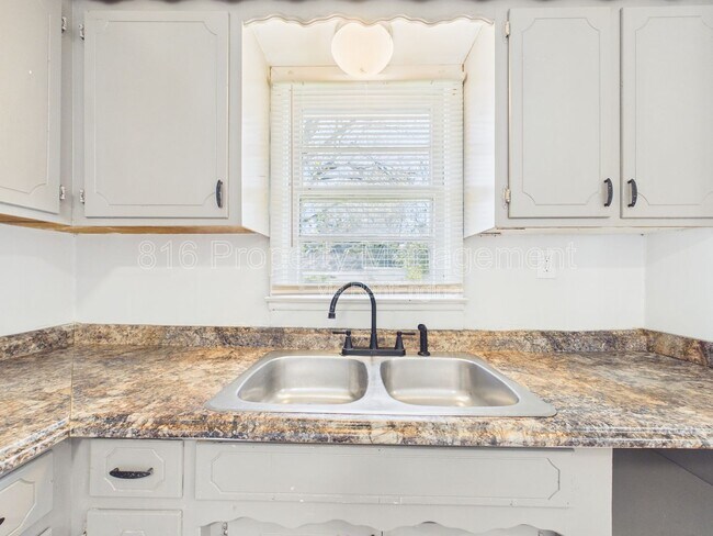 Building Photo - 10323 East 20th St S