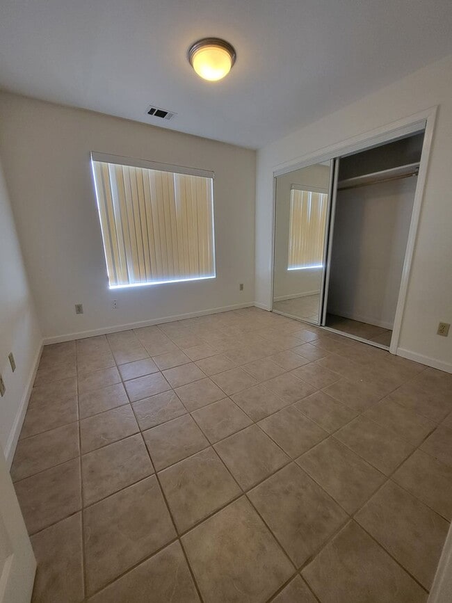 Building Photo - Beautifully Upgraded 2 Story Home in Downt...