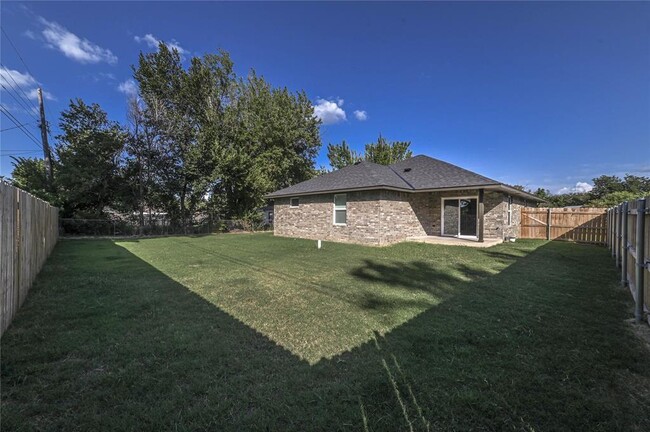 Building Photo - 1717 Breckenridge Dr