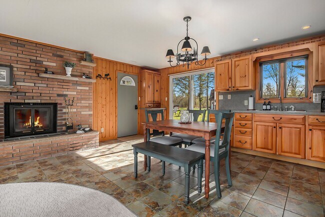 Building Photo - Fully Furnished Lakefront Home on Intermediate Lake – Available October 1, 2026 through May 27, 2027