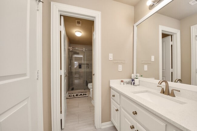 Building Photo - 14454 Summerleaf Ln