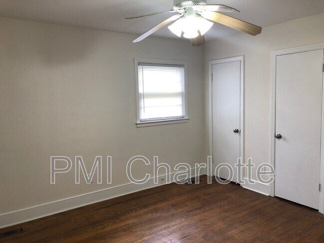 Building Photo - 128 Woodlynn Dr