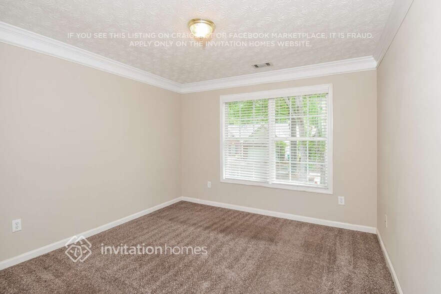 Building Photo - 2802 Wynhaven Oaks Way