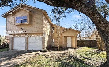 Building Photo - 3 Bed, 2.5 Bath Home with Fenced Yard & Garage / Pet-Friendly / Available Now!