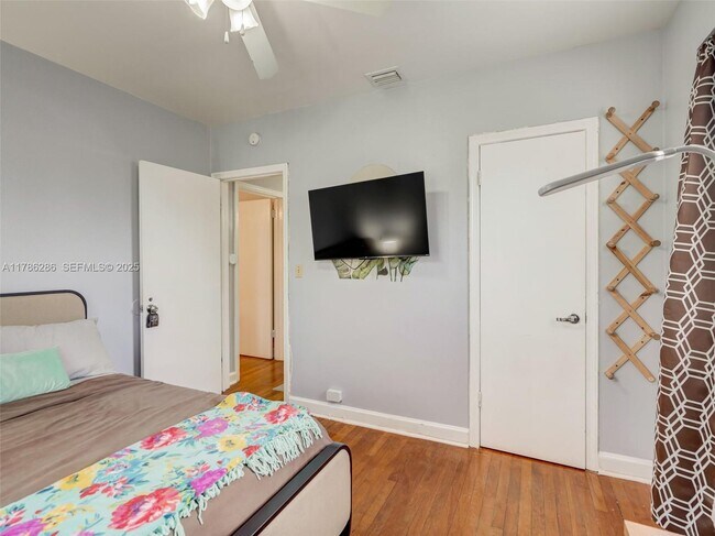 Building Photo - 400 Cadima Ave