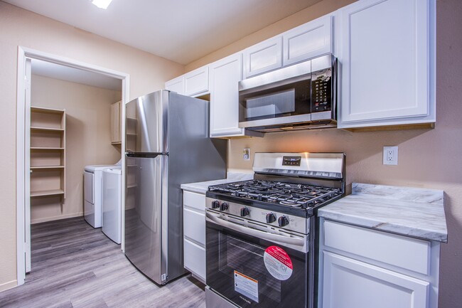 Building Photo - 7885 W Flamingo Rd