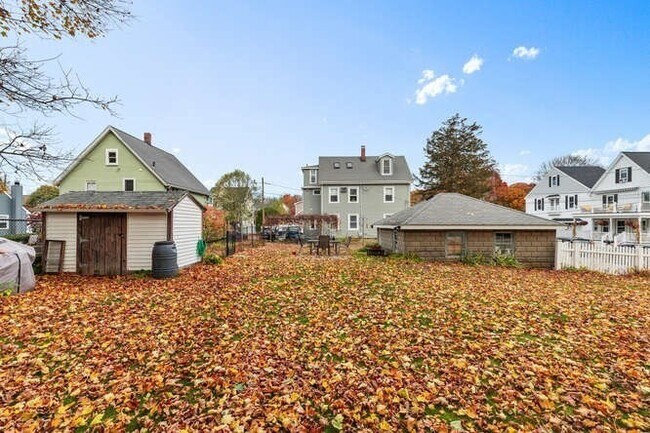 Building Photo - 7 Perham St