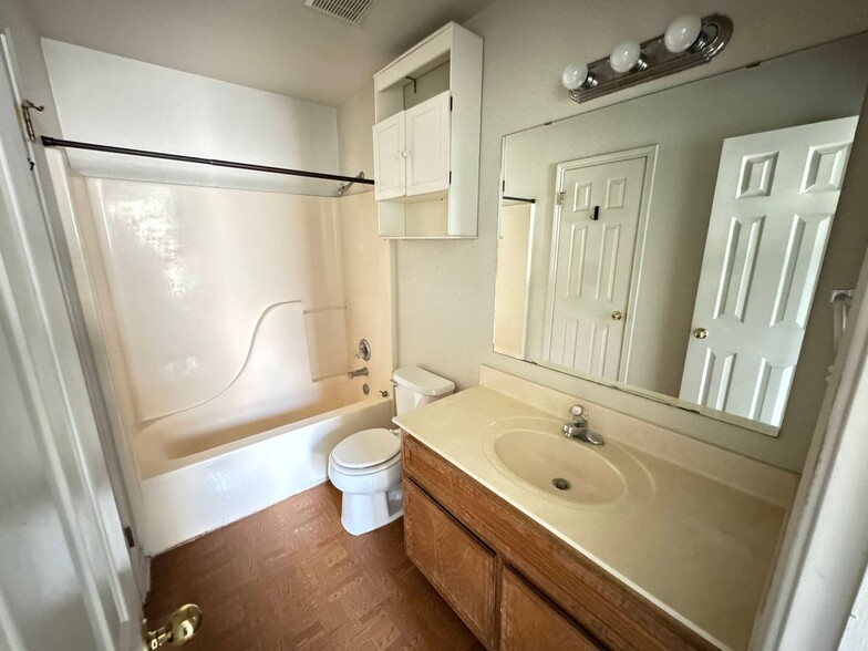 Building Photo - 2521 Schwald Rd