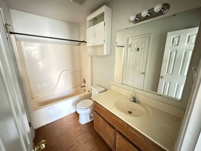 Building Photo - 360 Virtual Tour Available