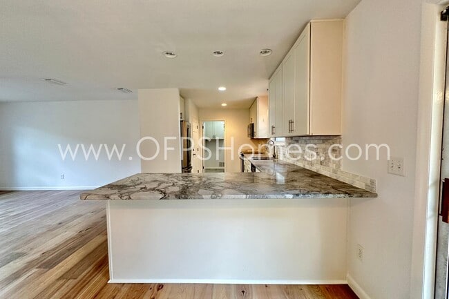 Building Photo - 309 Pontevedra Ln