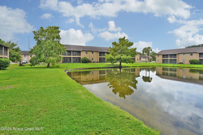 Building Photo - 240 Spring Dr