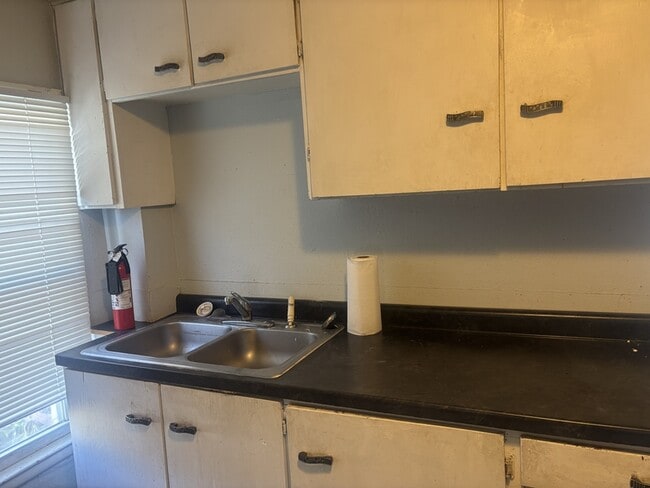 Building Photo - 527 9th St SW